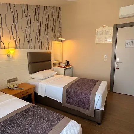 Hotel Ida 3*