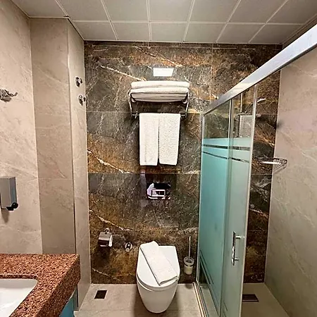 Ida 酒店 马尔马里斯